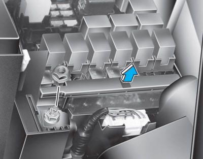 Hyundai Tucson: Fuses. If the multi fuse is blown, it must be removed as follows: